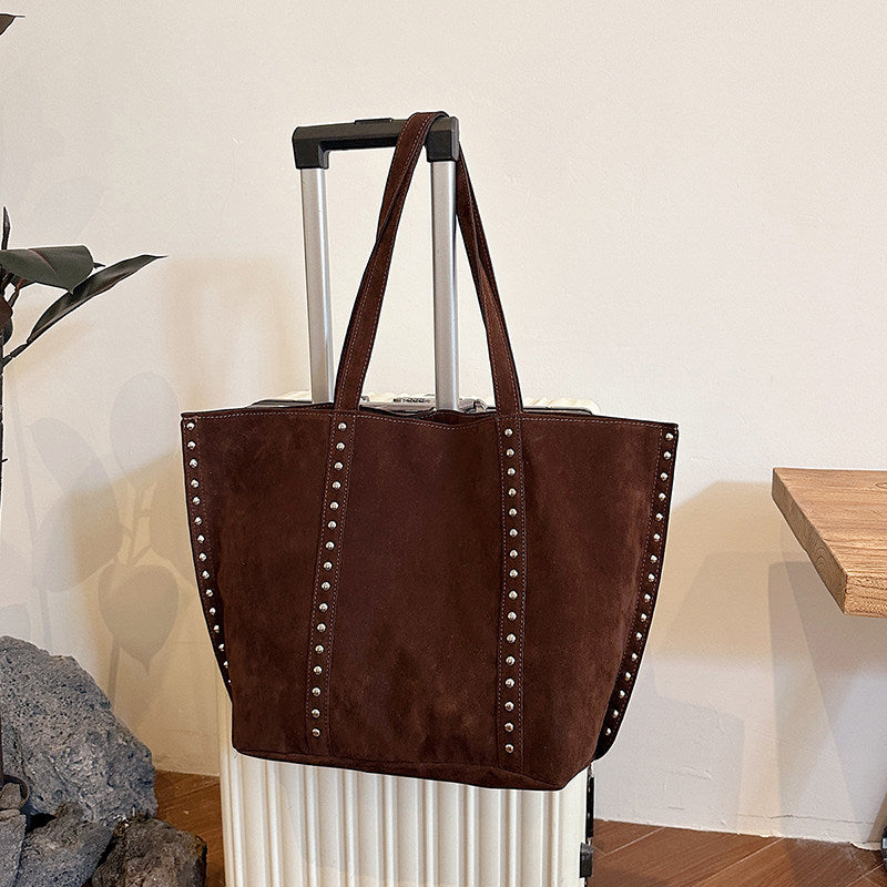 Verona - Bolso Shopper de Ante con Tachuelas