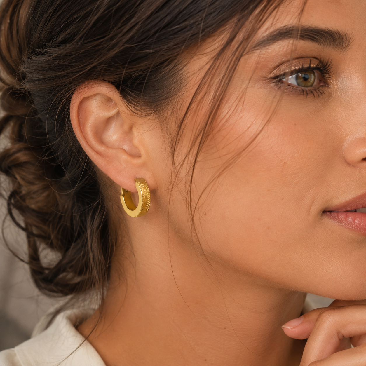Lira - Pendientes Aro Texturizado de Acero Inoxidable