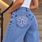 Kitty - Pantalón Vaquero de Pierna Ancha con Lazo Bordado